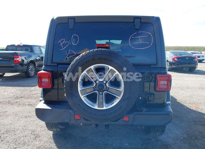 Photo 15 of 2018 Jeep Wrangler UNLIMITED SAHARA 4X4 (VIN 1C4HJXEG3JW115365)