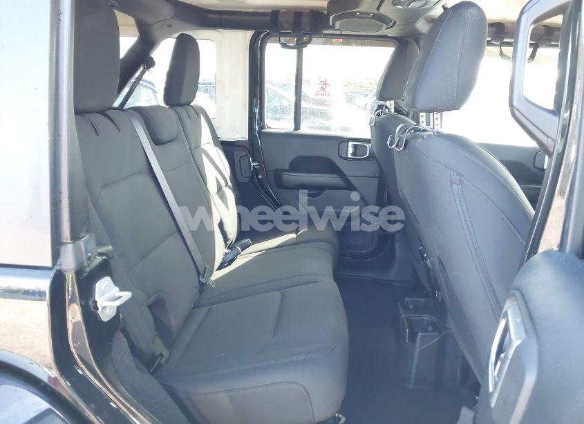 Photo 8 of 2018 Jeep Wrangler UNLIMITED SAHARA 4X4 (VIN 1C4HJXEG3JW115365)