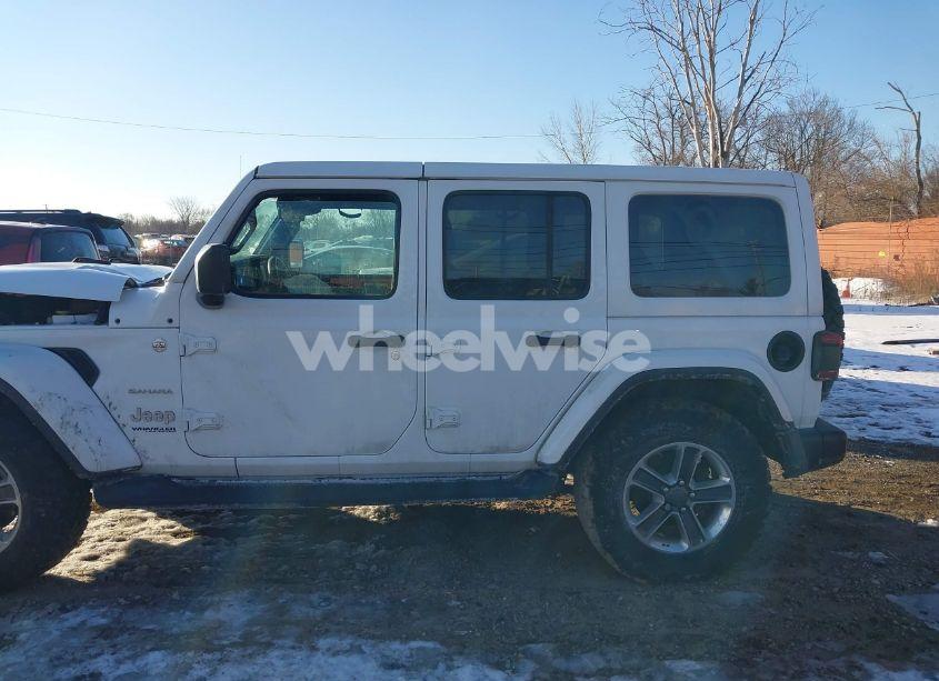 Photo 14 of 2018 Jeep Wrangler UNLIMITED SAHARA 4X4 (VIN 1C4HJXEG3JW184976)