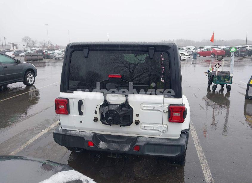 Photo 16 of 2018 Jeep Wrangler UNLIMITED SAHARA 4X4 (VIN 1C4HJXEG3JW186176)