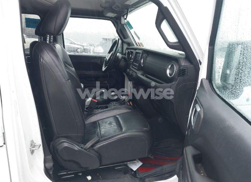 Photo 5 of 2018 Jeep Wrangler UNLIMITED SAHARA 4X4 (VIN 1C4HJXEG3JW186176)