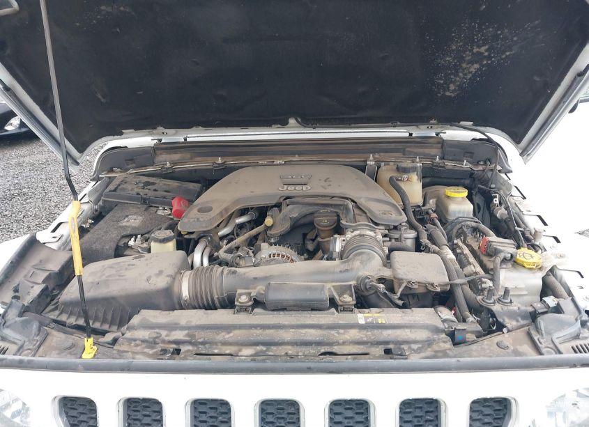 Photo 10 of 2018 Jeep Wrangler UNLIMITED SAHARA 4X4 (VIN 1C4HJXEG3JW212162)