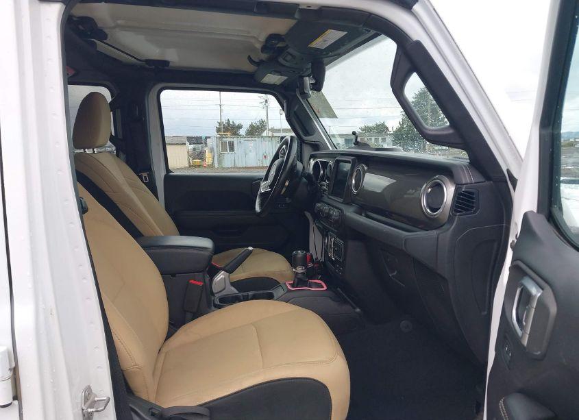 Photo 5 of 2018 Jeep Wrangler UNLIMITED SAHARA 4X4 (VIN 1C4HJXEG3JW212162)