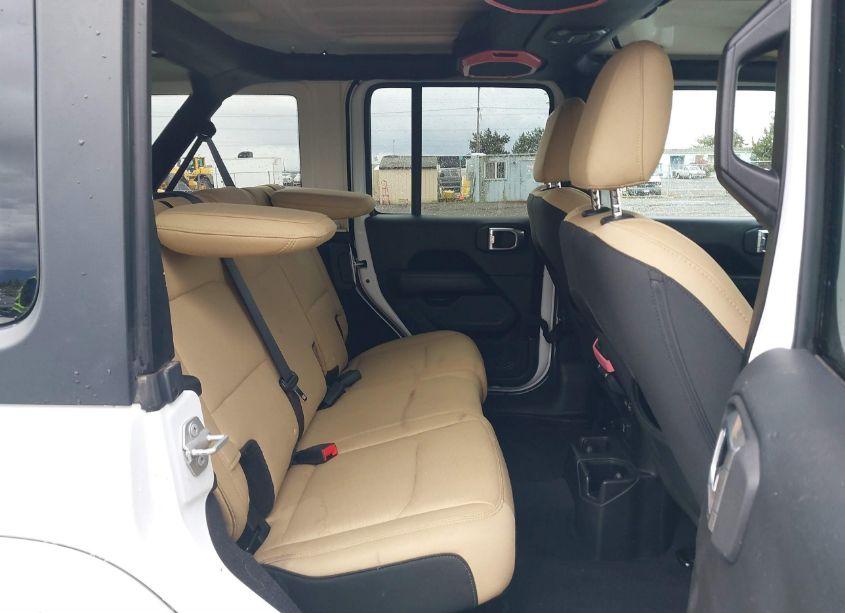 Photo 8 of 2018 Jeep Wrangler UNLIMITED SAHARA 4X4 (VIN 1C4HJXEG3JW212162)