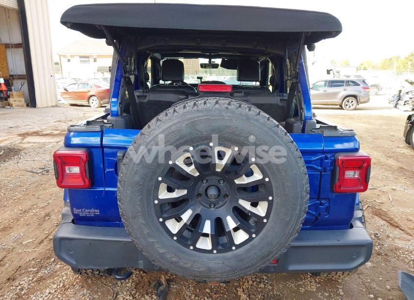 Photo 16 of 2018 Jeep Wrangler UNLIMITED SAHARA 4X4 (VIN 1C4HJXEG3JW253245)