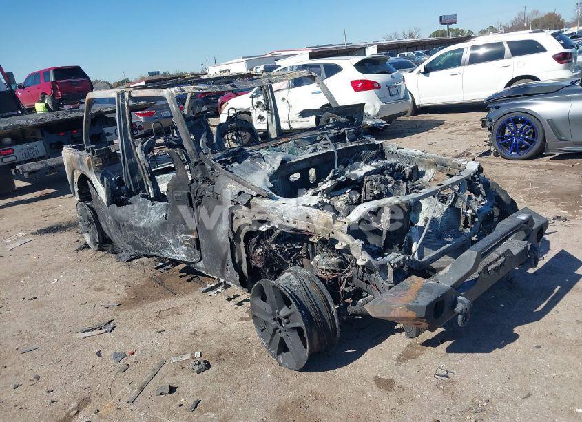 2018 Jeep Wrangler UNLIMITED SAHARA 4X4 (VIN 1C4HJXEG3JW331331) main photo