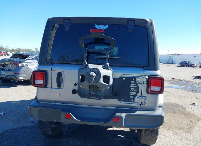 Photo 16 of 2019 Jeep Wrangler UNLIMITED SAHARA 4X4 (VIN 1C4HJXEG3KW528064)