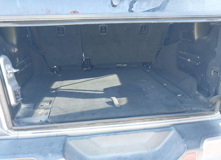 Photo 8 of 2019 Jeep Wrangler UNLIMITED SAHARA 4X4 (VIN 1C4HJXEG3KW528064)