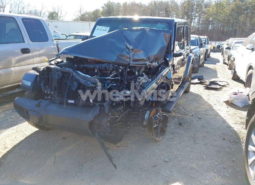 Photo 2 of 2019 Jeep Wrangler UNLIMITED SAHARA ALTITUDE 4X4 (VIN 1C4HJXEG3KW641979)