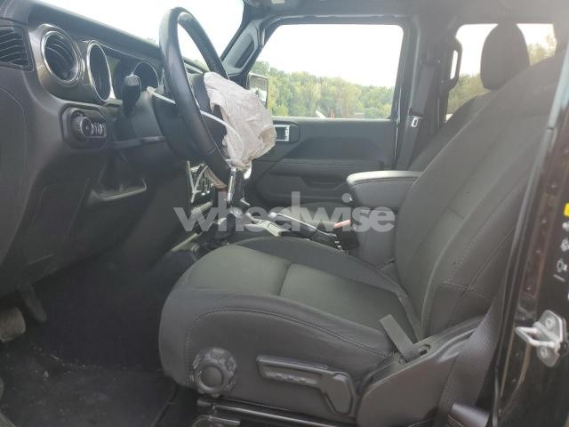 Photo 6 of 2022 JEEP WRANGLER UNLIMITED SAHARA (VIN 1C4HJXEG3NW120684)