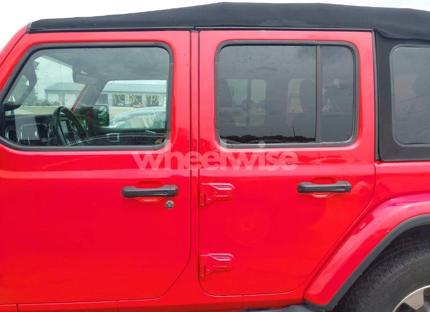 Photo 14 of 2018 Jeep Wrangler UNLIMITED SAHARA 4X4 (VIN 1C4HJXEG4JW316496)