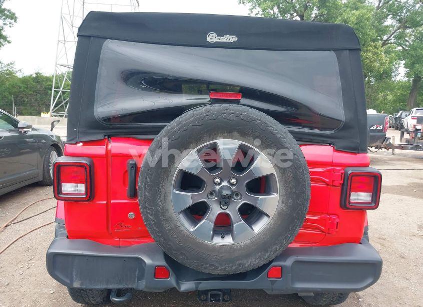 Photo 16 of 2018 Jeep Wrangler UNLIMITED SAHARA 4X4 (VIN 1C4HJXEG4JW316496)