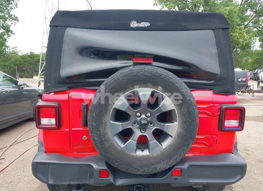 Photo 6 of 2018 Jeep Wrangler UNLIMITED SAHARA 4X4 (VIN 1C4HJXEG4JW316496)