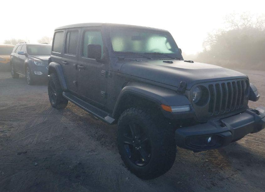 2020 Jeep Wrangler UNLIMITED SAHARA ALTITUDE 4X4 (VIN 1C4HJXEG4LW145476) main photo