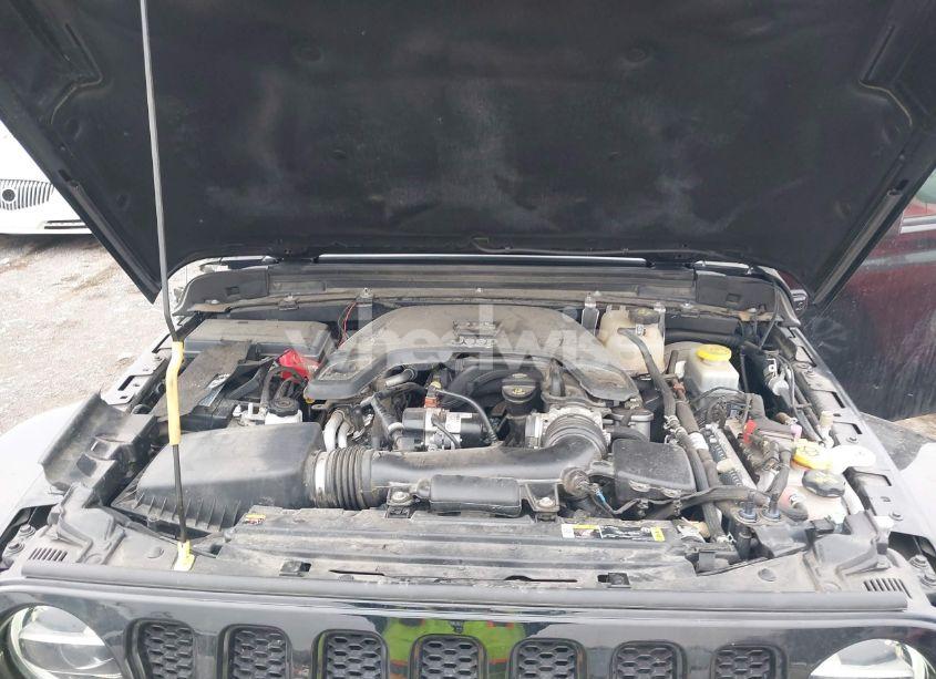 Photo 10 of 2021 Jeep Wrangler UNLIMITED SAHARA ALTITUDE 4X4 (VIN 1C4HJXEG4MW603793)