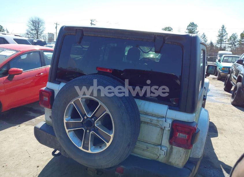 Photo 16 of 2018 Jeep Wrangler UNLIMITED SAHARA 4X4 (VIN 1C4HJXEG5JW145600)