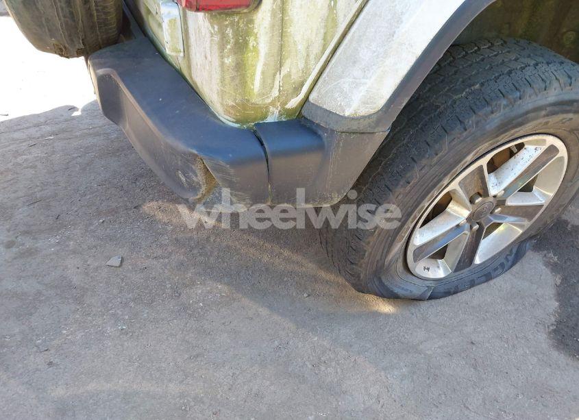 Photo 6 of 2018 Jeep Wrangler UNLIMITED SAHARA 4X4 (VIN 1C4HJXEG5JW145600)