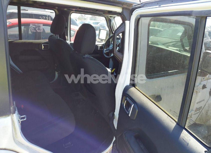 Photo 8 of 2018 Jeep Wrangler UNLIMITED SAHARA 4X4 (VIN 1C4HJXEG5JW145600)