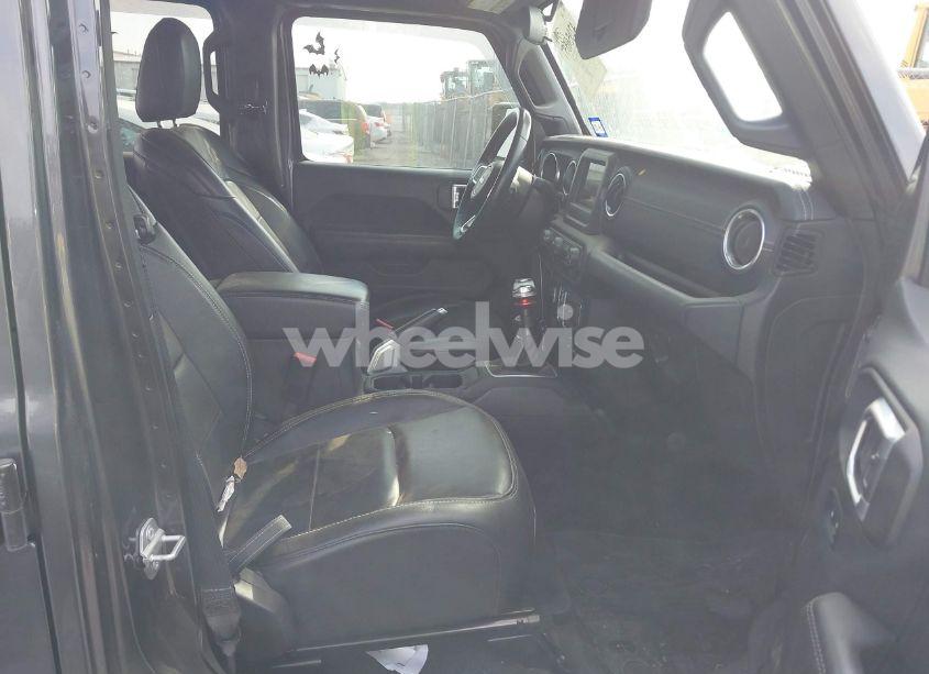 Photo 5 of 2018 Jeep Wrangler UNLIMITED SAHARA 4X4 (VIN 1C4HJXEG5JW194523)