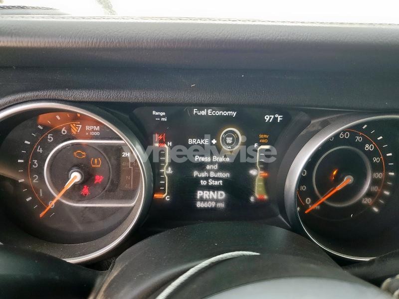 Photo 10 of 2018 JEEP WRANGLER UNLIMITED SAHARA (VIN 1C4HJXEG5JW294430)