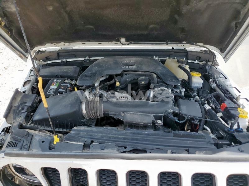 Photo 11 of 2018 JEEP WRANGLER UNLIMITED SAHARA (VIN 1C4HJXEG5JW294430)