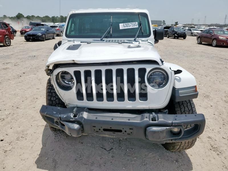 Photo 4 of 2018 JEEP WRANGLER UNLIMITED SAHARA (VIN 1C4HJXEG5JW294430)