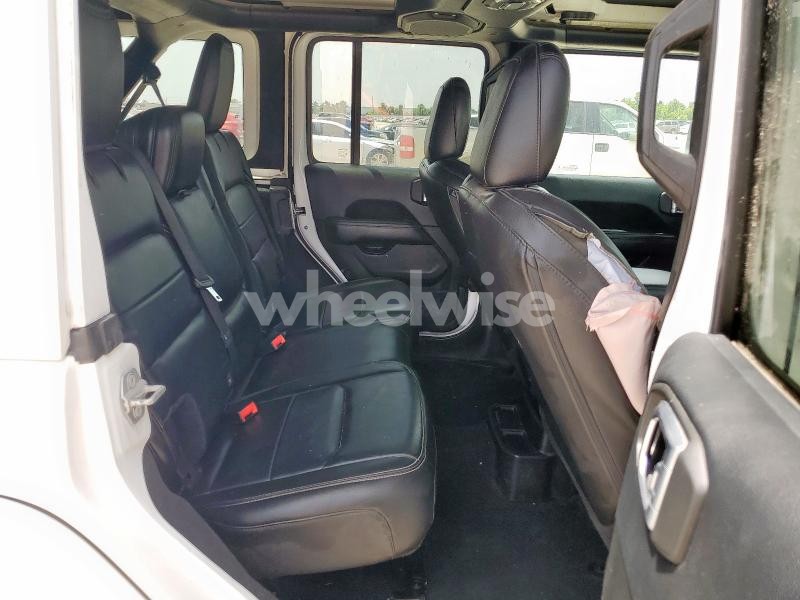 Photo 6 of 2018 JEEP WRANGLER UNLIMITED SAHARA (VIN 1C4HJXEG5JW294430)