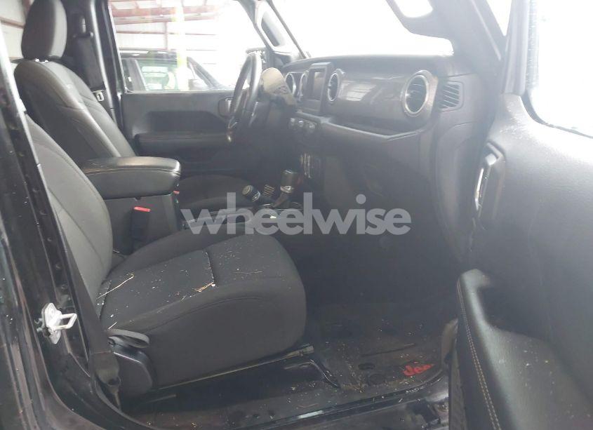 Photo 5 of 2019 Jeep Wrangler UNLIMITED SAHARA 4X4 (VIN 1C4HJXEG5KW515140)