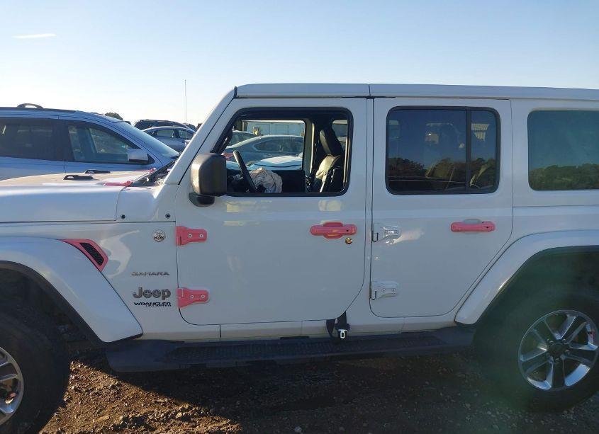 Photo 15 of 2019 Jeep Wrangler UNLIMITED SAHARA 4X4 (VIN 1C4HJXEG5KW531547)