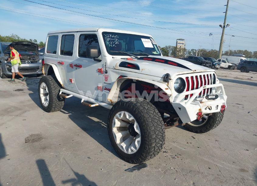 2019 Jeep Wrangler UNLIMITED SAHARA (VIN 1C4HJXEG5KW600740) main photo