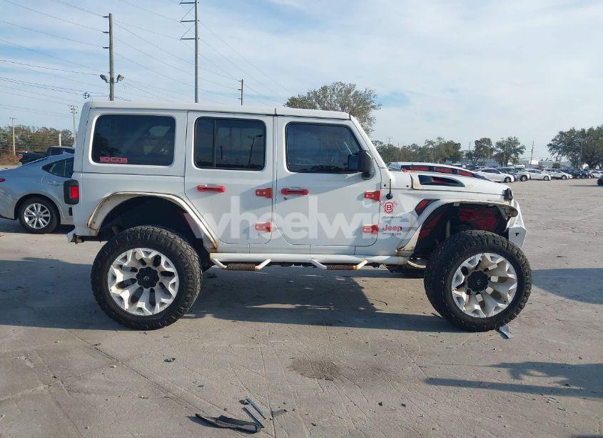 Photo 13 of 2019 Jeep Wrangler UNLIMITED SAHARA (VIN 1C4HJXEG5KW600740)