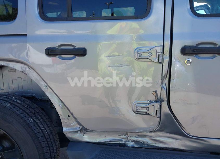 Photo 6 of 2020 Jeep Wrangler UNLIMITED SAHARA ALTITUDE 4X4 (VIN 1C4HJXEG5LW288078)