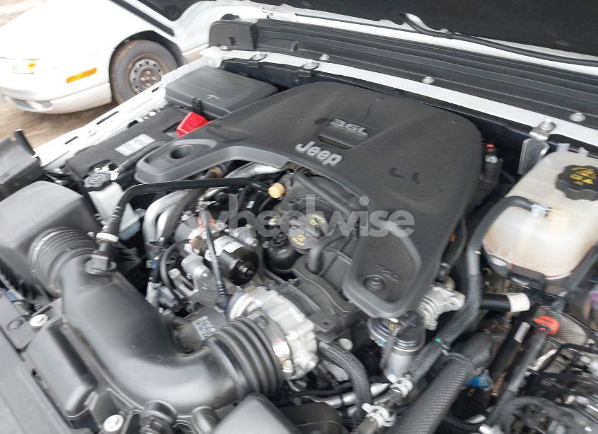 Photo 10 of 2021 Jeep Wrangler UNLIMITED SAHARA ALTITUDE 4X4 (VIN 1C4HJXEG5MW764573)