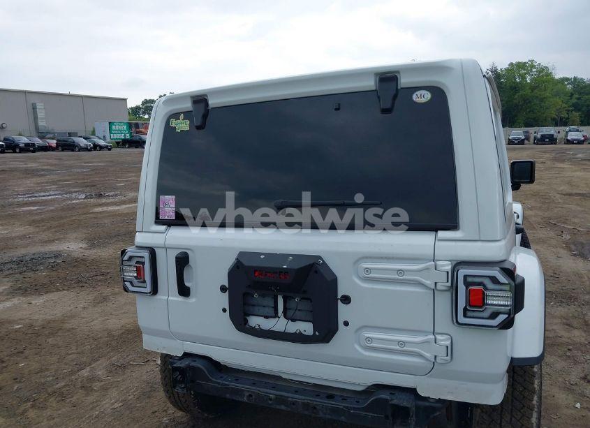 Photo 16 of 2021 Jeep Wrangler UNLIMITED SAHARA ALTITUDE 4X4 (VIN 1C4HJXEG5MW764573)