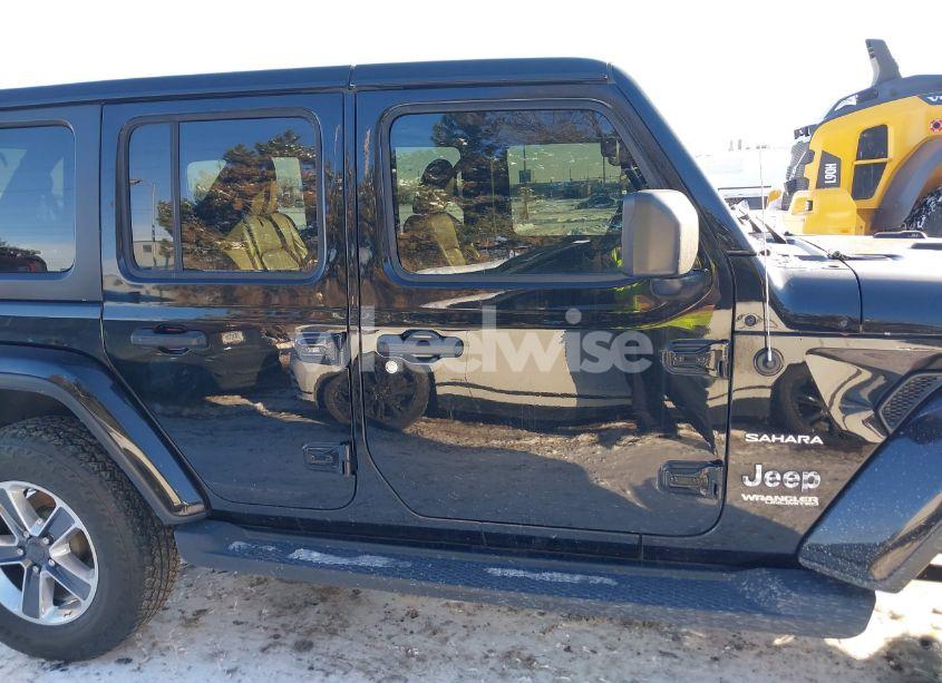 Photo 13 of 2018 Jeep Wrangler UNLIMITED SAHARA 4X4 (VIN 1C4HJXEG6JW223642)