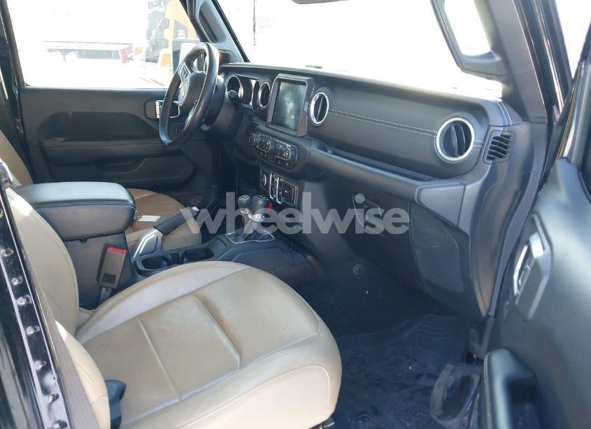 Photo 5 of 2018 Jeep Wrangler UNLIMITED SAHARA 4X4 (VIN 1C4HJXEG6JW223642)