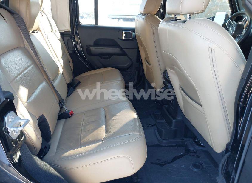 Photo 8 of 2018 Jeep Wrangler UNLIMITED SAHARA 4X4 (VIN 1C4HJXEG6JW223642)