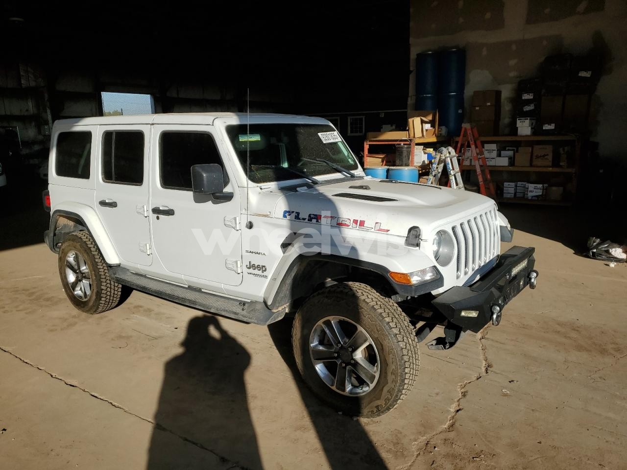 Photo 4 of 2018 JEEP WRANGLER UNLIMITED SAHARA (VIN 1C4HJXEG6JW320761)