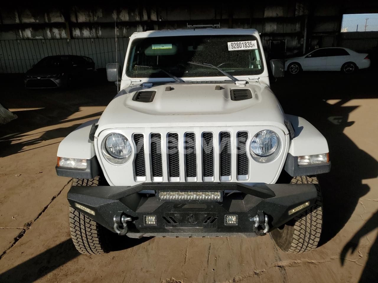 Photo 5 of 2018 JEEP WRANGLER UNLIMITED SAHARA (VIN 1C4HJXEG6JW320761)