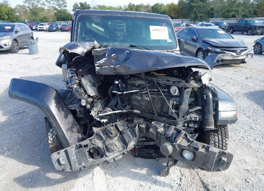 Photo 6 of 2021 Jeep Wrangler UNLIMITED SAHARA 4X4 (VIN 1C4HJXEG6MW502562)