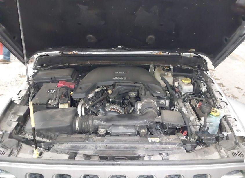 Photo 10 of 2018 Jeep Wrangler UNLIMITED SAHARA 4X4 (VIN 1C4HJXEG7JW170739)