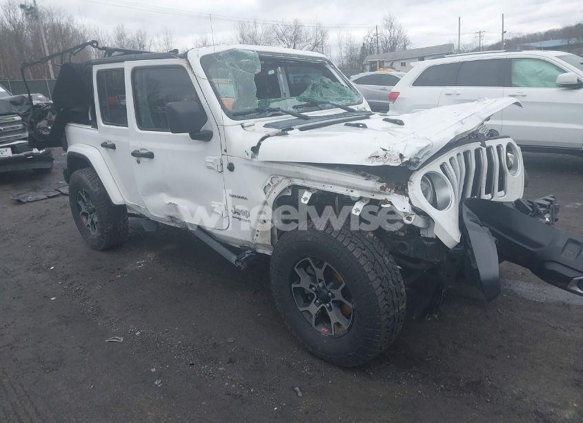 2018 Jeep Wrangler UNLIMITED SAHARA 4X4 (VIN 1C4HJXEG7JW186147) main photo