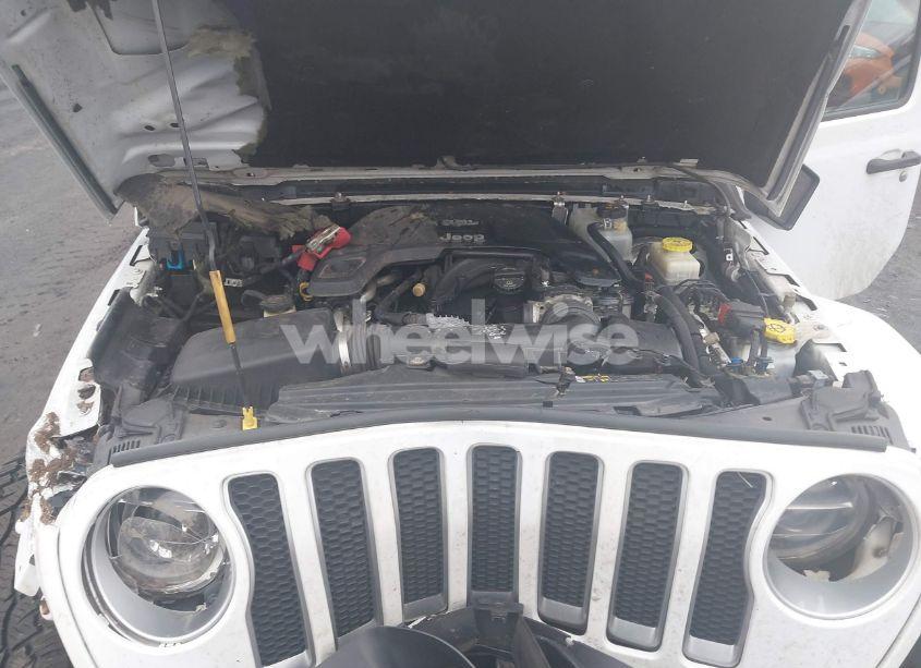 Photo 10 of 2018 Jeep Wrangler UNLIMITED SAHARA 4X4 (VIN 1C4HJXEG7JW186147)