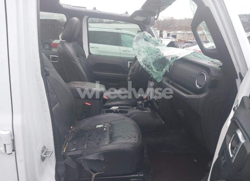 Photo 5 of 2018 Jeep Wrangler UNLIMITED SAHARA 4X4 (VIN 1C4HJXEG7JW186147)