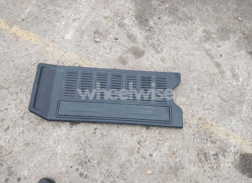 Photo 12 of 2018 Jeep Wrangler UNLIMITED SAHARA 4X4 (VIN 1C4HJXEG7JW205084)