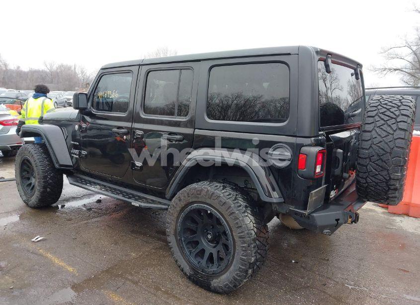 Photo 15 of 2018 Jeep Wrangler UNLIMITED SAHARA 4X4 (VIN 1C4HJXEG7JW205084)