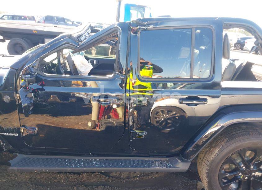 Photo 15 of 2022 Jeep Wrangler UNLIMITED HIGH ALTITUDE (VIN 1C4HJXEG7NW232680)