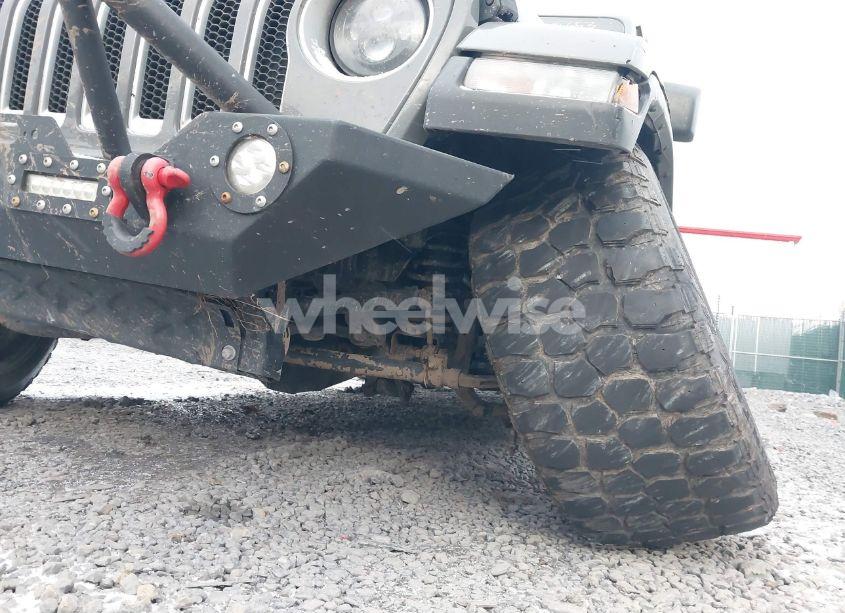 Photo 6 of 2019 Jeep Wrangler UNLIMITED SAHARA 4X4 (VIN 1C4HJXEG8KW533339)