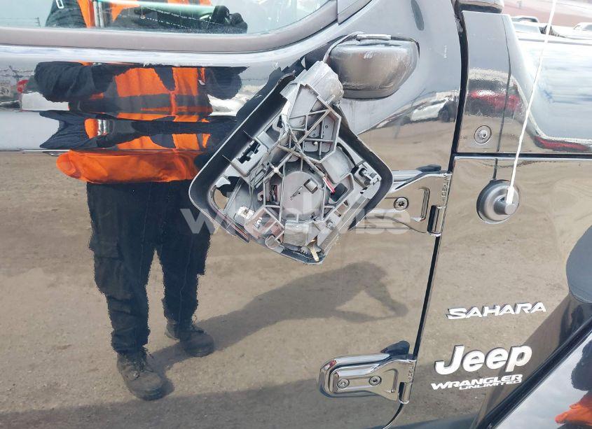 Photo 6 of 2019 Jeep Wrangler UNLIMITED SAHARA (VIN 1C4HJXEG8KW541120)