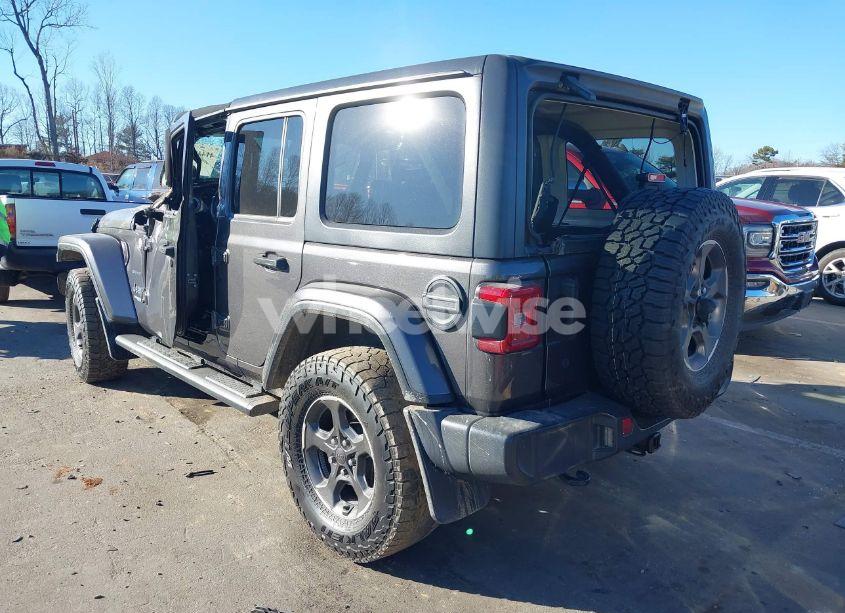 Photo 3 of 2019 Jeep Wrangler UNLIMITED SAHARA 4X4 (VIN 1C4HJXEG8KW621176)